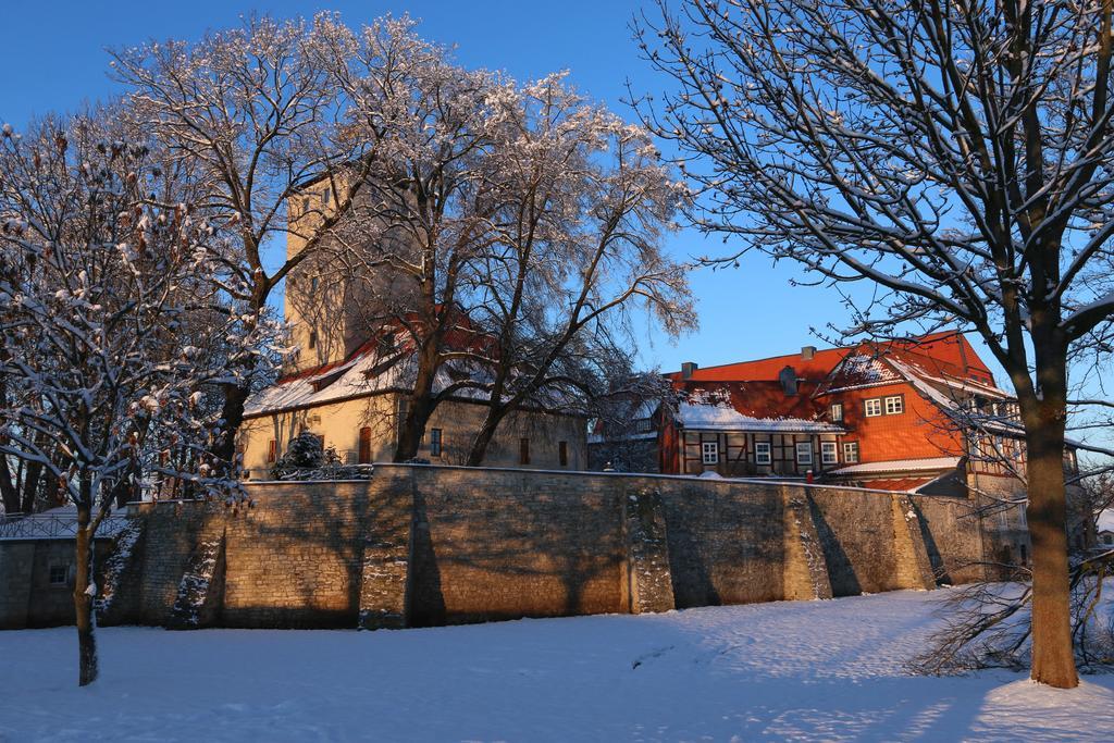 Burg Warberg Hotel Exterior foto